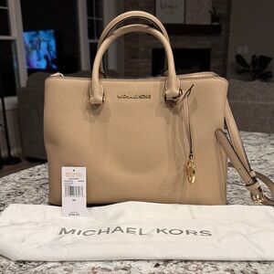 MICHAEL Michael Kors Savannah Medium Saffiano Leather Satchel